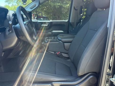 Used 2020 Chevrolet Silverado 1500 Custom w/ Custom Value Package AWD/4WD image 2