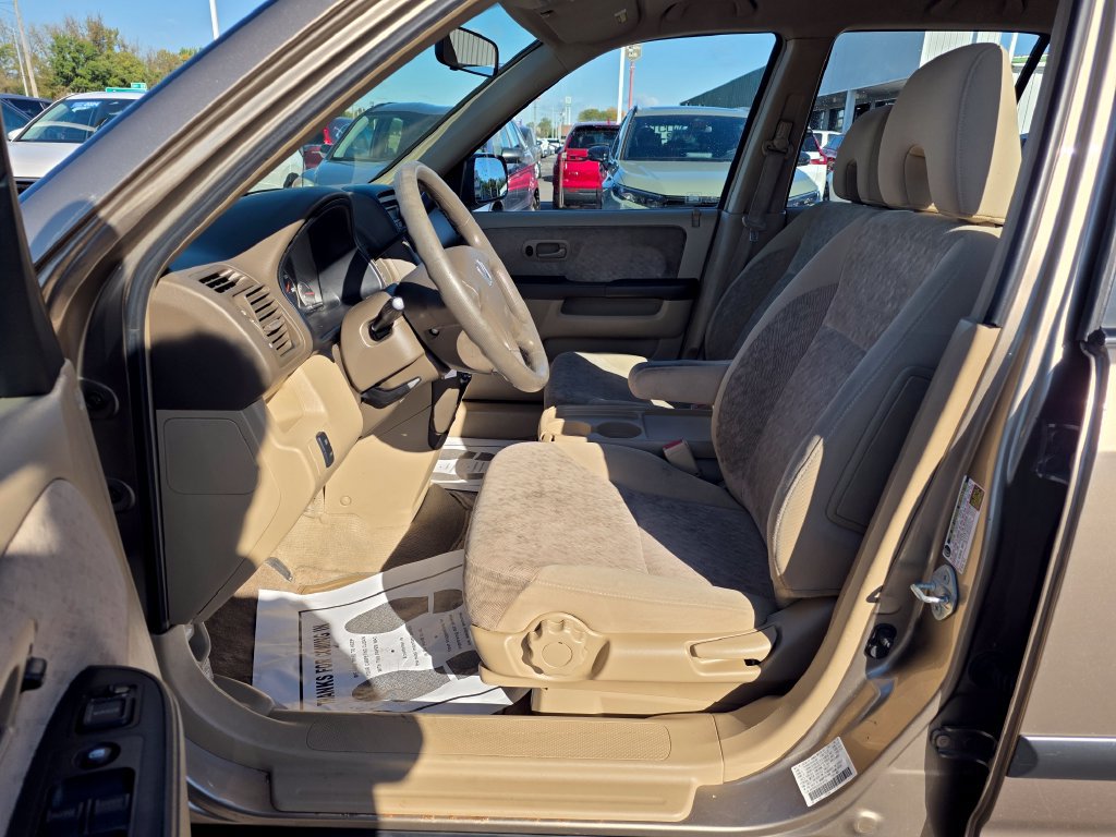 Used 2005 Honda CR-V LX image 9