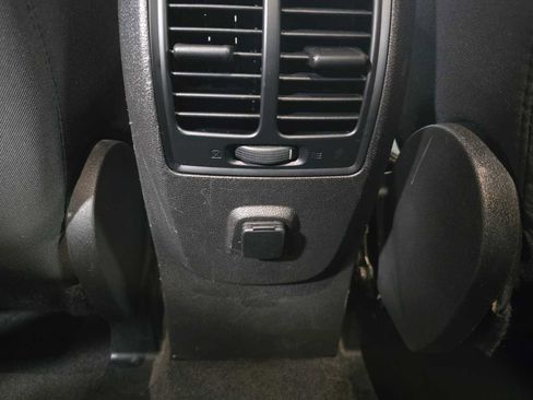 Used 2019 Ford Escape SE image 18