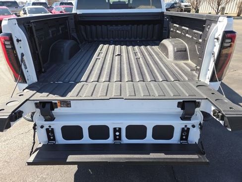 Used 2024 GMC Sierra 2500 AT4 w/ Technology Package image 29