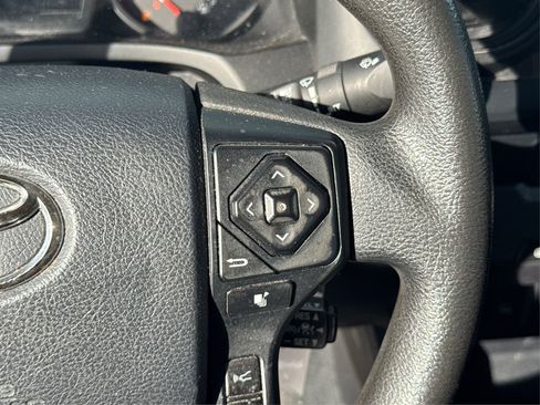 Used 2020 Toyota Tacoma SR image 33