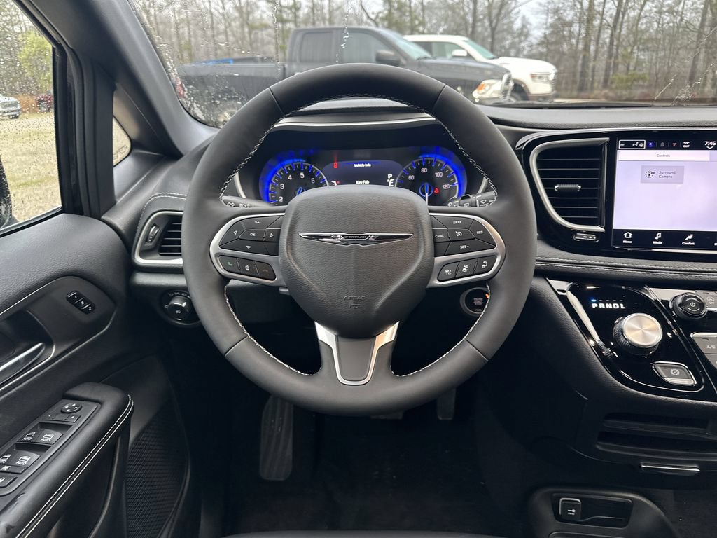 New 2026 Chrysler Pacifica Select FWD image 22