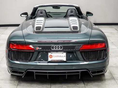 Used 2017 Audi R8 V10 w/ Carbon Exterior Package image 22