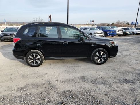 Used 2017 Subaru Forester 2.5i w/ Alloy Wheel Package image 6