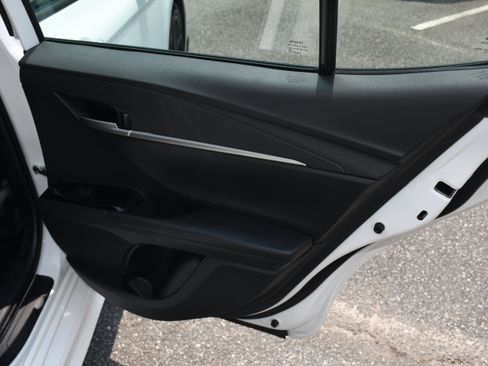 Used 2025 Toyota Camry SE FWD image 18