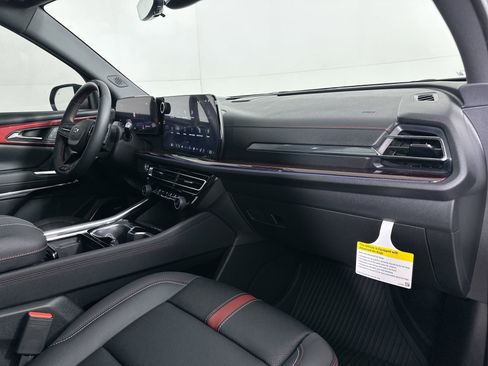 New 2026 Chevrolet Traverse RS w/ LPO, Floor Liner Package image 95