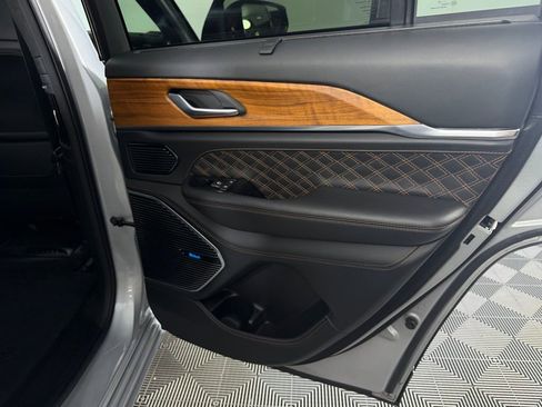 Certified 2022 Jeep Grand Cherokee Summit image 29