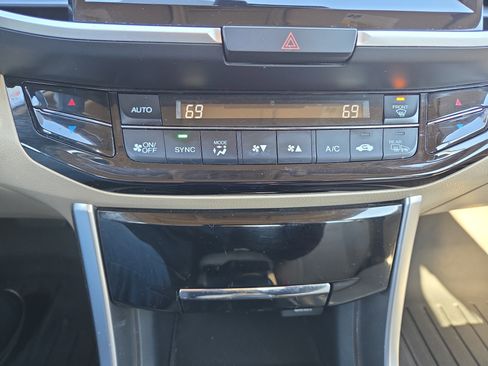 Used 2017 Honda Accord Touring image 24