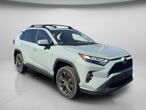 Used 2023 Toyota RAV4 XLE Premium AWD/4WD image 2