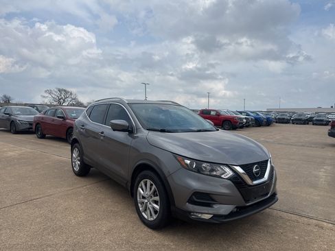 Certified 2022 Nissan Rogue Sport SV w/ Technology Package image 1