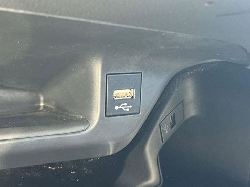 Used 2021 Toyota C-HR XLE image 24