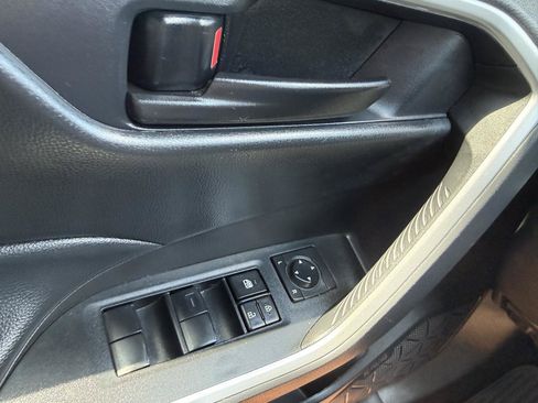 Used 2024 Toyota RAV4 LE FWD image 27