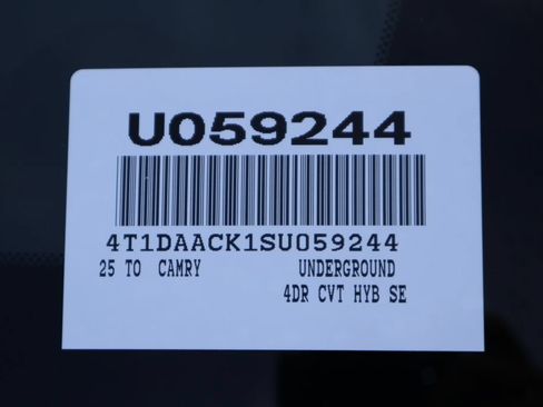 Used 2025 Toyota Camry SE w/ Convenience Package FWD image 7