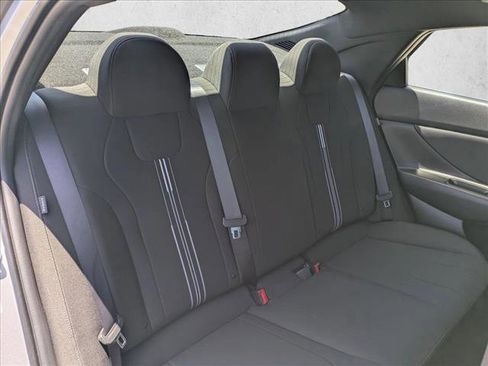Certified 2025 Hyundai Elantra Sport FWD image 18
