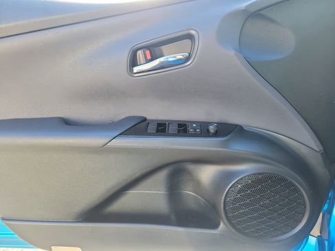 Used 2022 Toyota Prius L Eco image 20