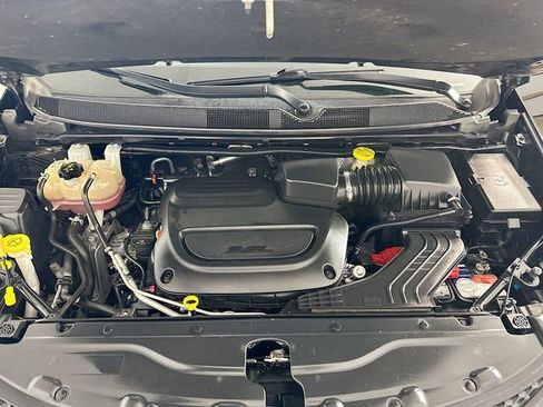 Used 2020 Chrysler Pacifica Touring w/ S Appearance Package image 26