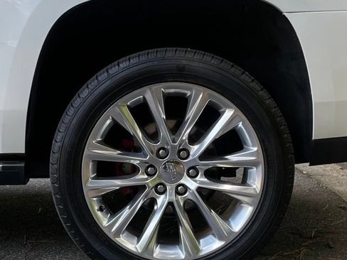 Used 2018 Cadillac Escalade Platinum RWD image 6