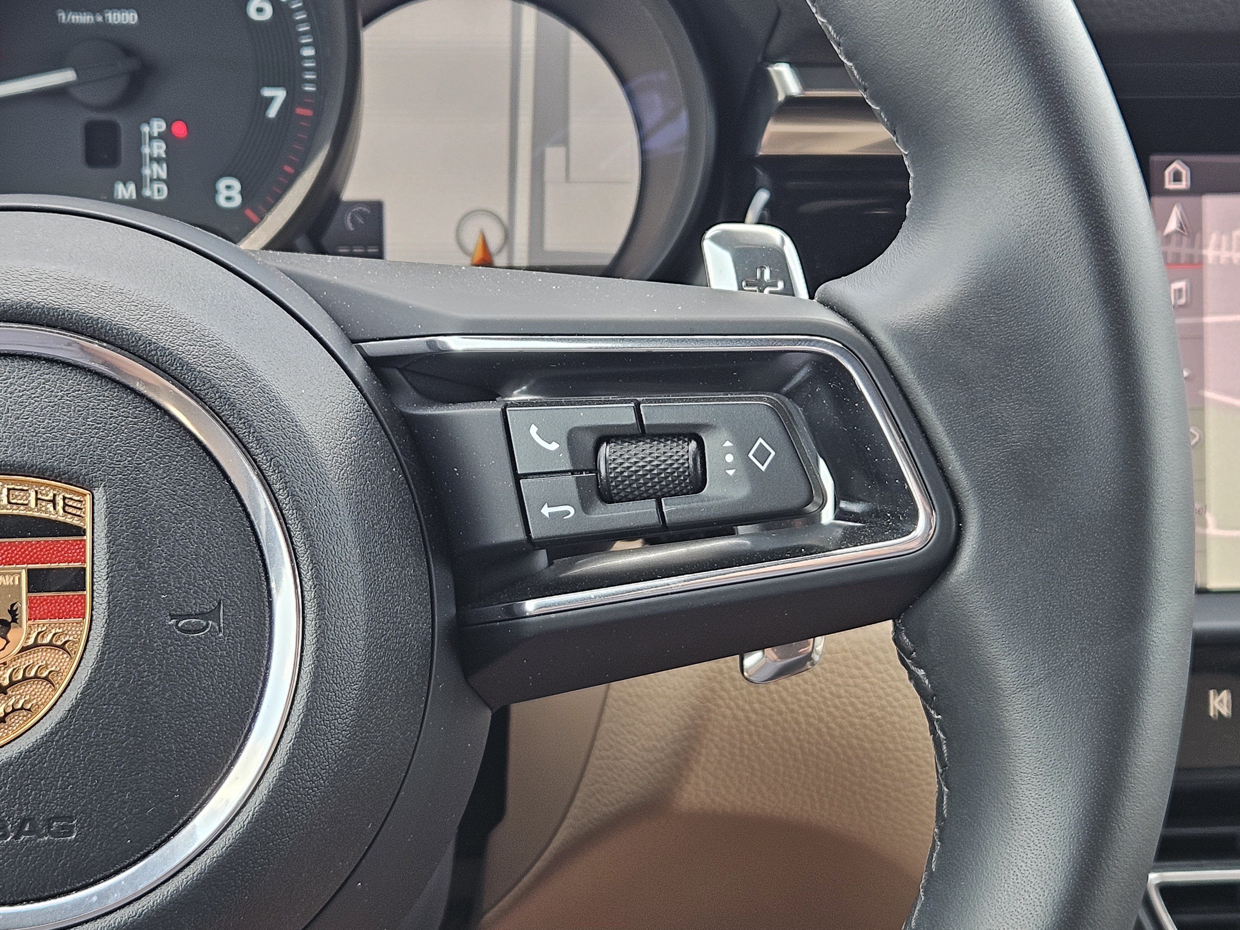Certified 2026 Porsche Macan AWD/4WD image 28