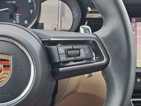 Certified 2026 Porsche Macan AWD/4WD image 28
