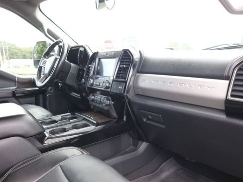 Used 2021 Ford F250 Lariat w/ Lariat Ultimate Package AWD/4WD image 25