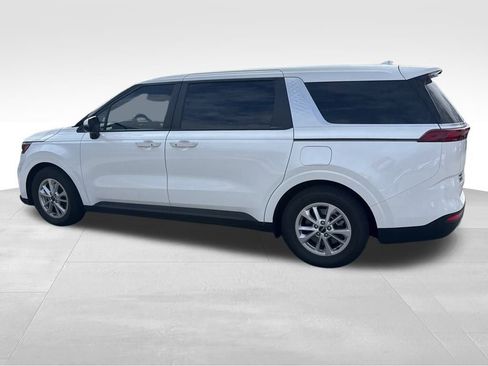 Certified 2024 Kia Carnival LX image 17
