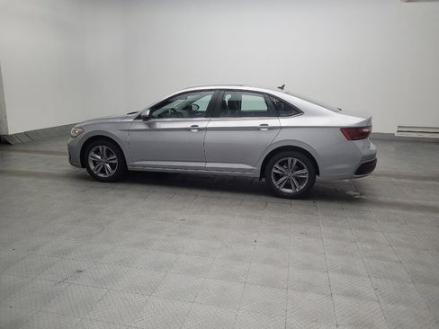 Used 2023 Volkswagen Jetta SE FWD image 3