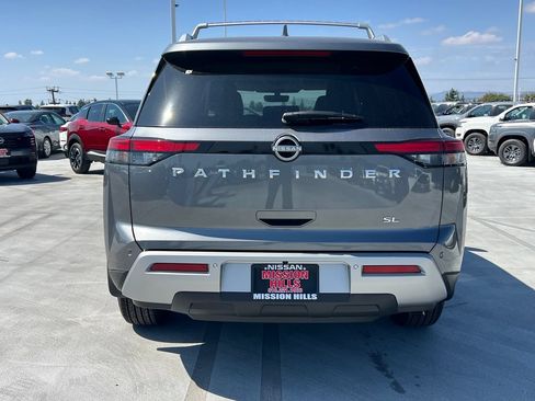 New 2026 Nissan Pathfinder SL FWD image 5