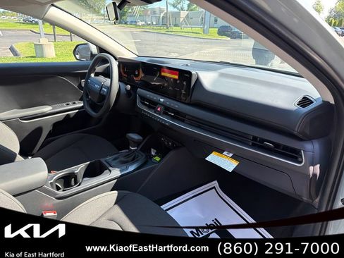 New 2026 Kia K4 FWD image 11