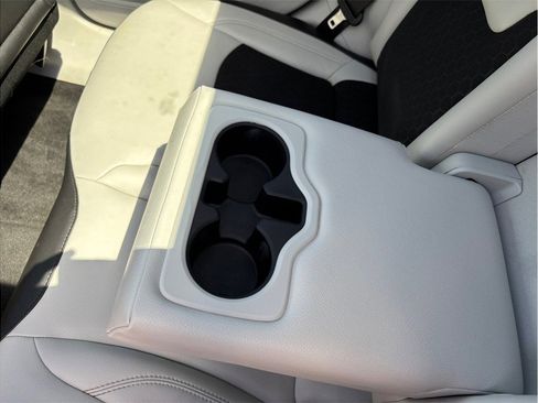 Used 2018 Jeep Compass Latitude w/ Popular Equipment Group image 33