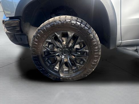 Used 2024 Chevrolet Silverado 1500 ZR2 AWD/4WD image 10