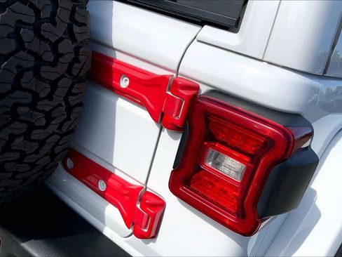 Used 2019 Jeep Wrangler Unlimited Rubicon AWD/4WD image 10