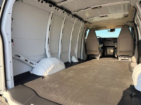 New 2025 Chevrolet Express 3500 w/ Driver Convenience Package RWD image 28