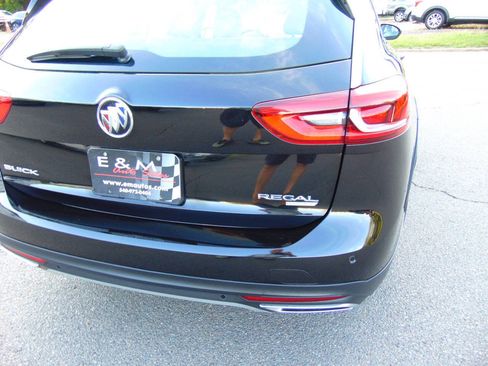 Used 2018 Buick Regal Essence w/ Driver Confidence Package #1 AWD/4WD image 36