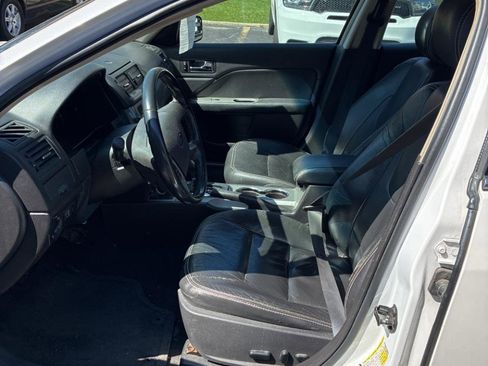 Used 2011 Ford Fusion SEL image 9
