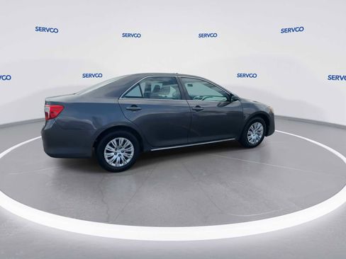 Used 2013 Toyota Camry L image 9