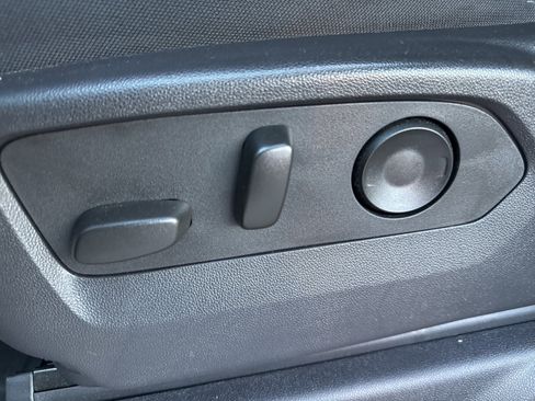 Used 2024 Chevrolet Silverado 1500 Custom image 37