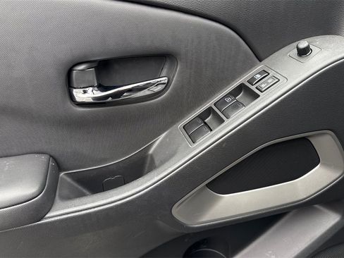 Used 2024 Nissan Frontier SV w/ SV Convenience Package image 16