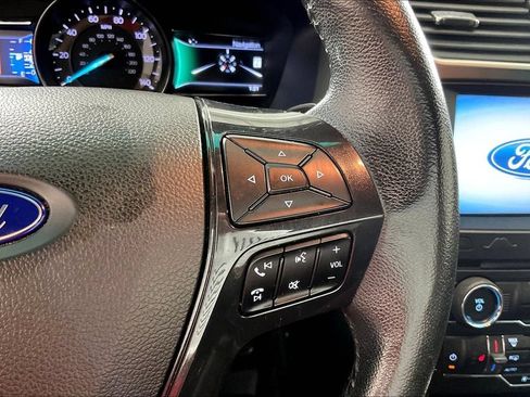 Used 2016 Ford Explorer XLT w/ Equipment Group 202A FWD image 22