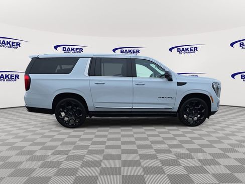New 2026 GMC Yukon XL Denali w/ Denali Reserve Package AWD/4WD image 4