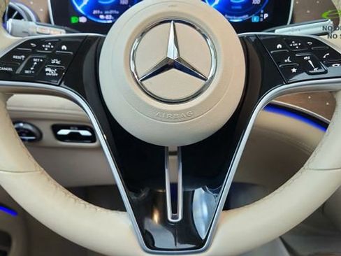 Used 2023 Mercedes-Benz EQS 450+ 4MATIC SUV w/ Exclusive Trim Package image 40