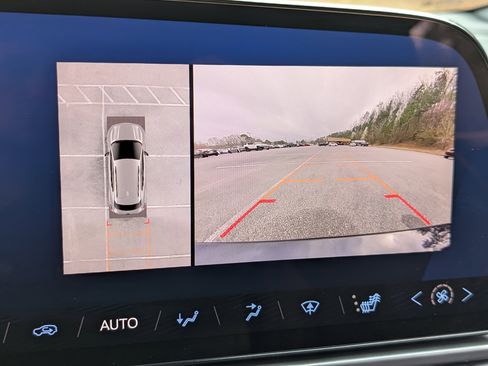 Used 2024 Chevrolet Equinox EV RS image 27