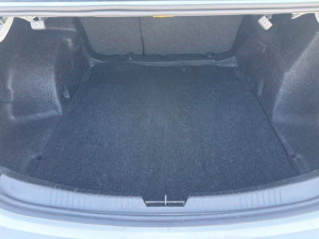 Used 2025 Chevrolet Malibu LT FWD image 24