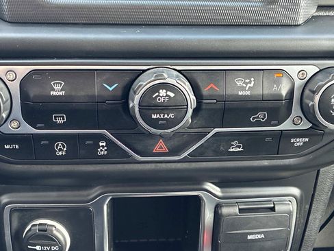 Used 2022 Jeep Wrangler Unlimited Sport AWD/4WD image 29