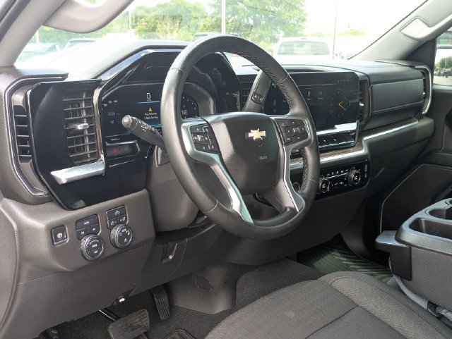 Used 2024 Chevrolet Silverado 1500 LT AWD/4WD image 34
