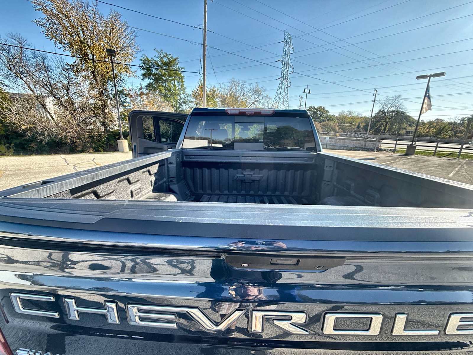 Certified 2020 Chevrolet Silverado 1500 LTZ w/ LTZ Premium Package AWD/4WD image 27