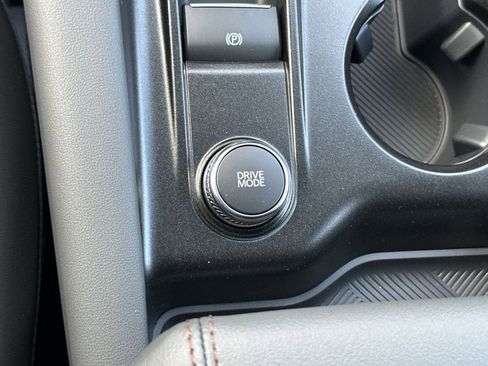 New 2025 Ford Explorer Active w/ Active Comfort Package image 25