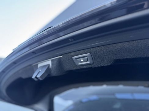 Used 2025 Lucid Air Touring image 39