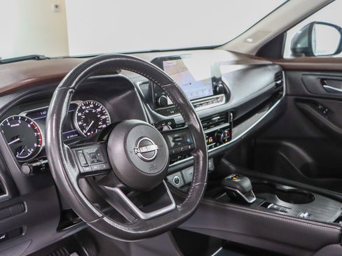 Used 2023 Nissan Rogue SL w/ SL Premium Package image 23