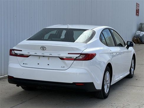 Used 2025 Toyota Camry LE image 4