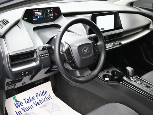 Used 2024 Toyota Prius LE image 17